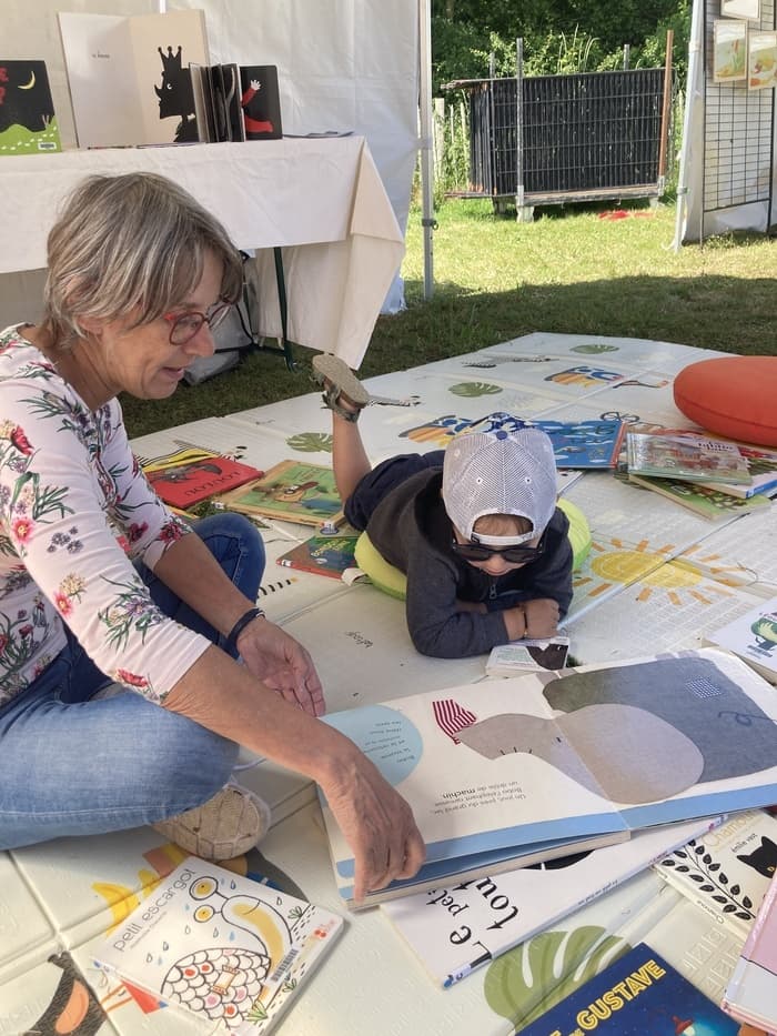 Lecture sur le marché bio et artisanal de la Madeleine
