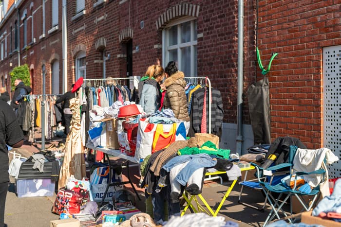 Vide-grenier / Rue des Bourleux