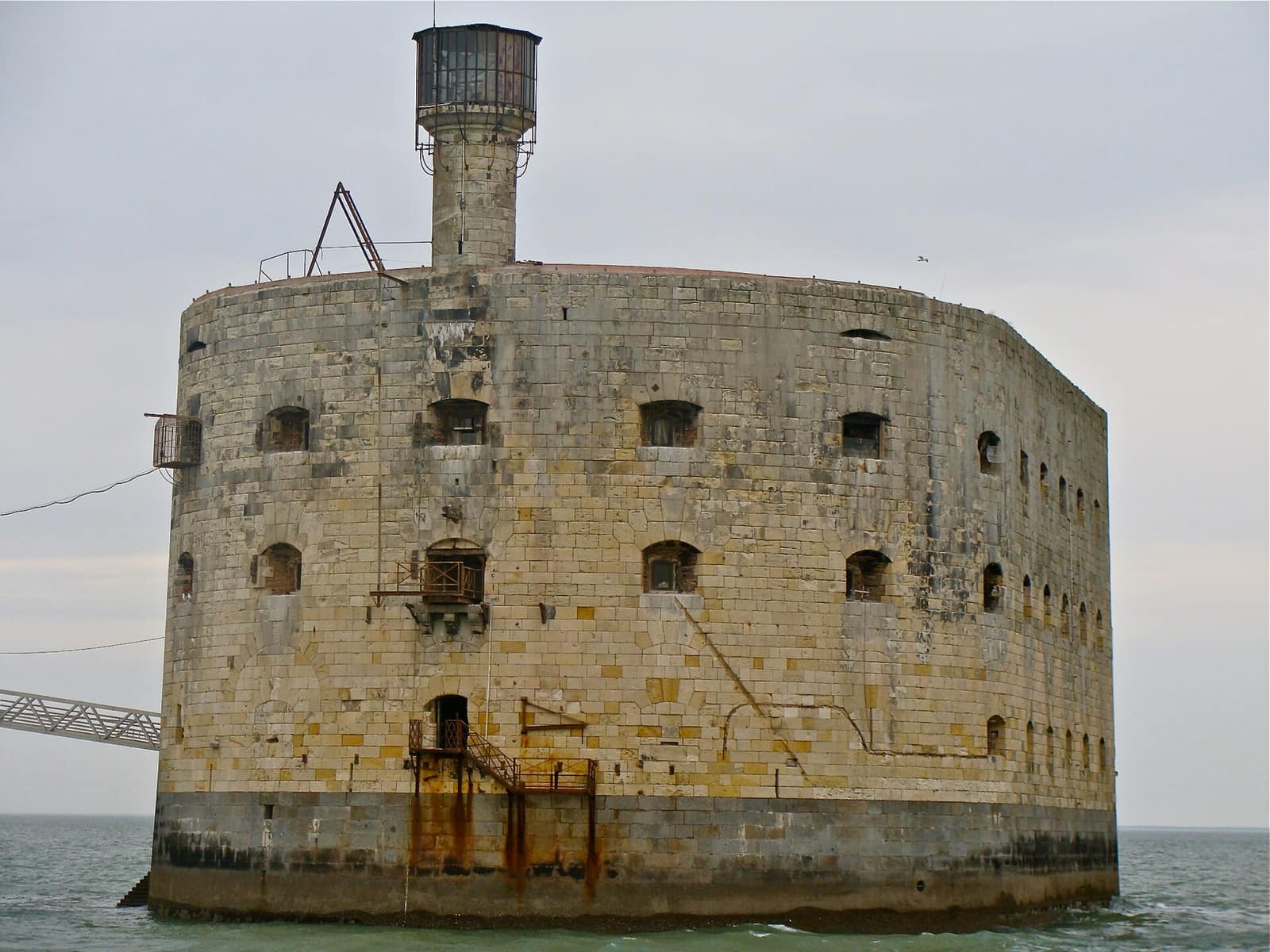 Fort Boyard au milieu de la mer