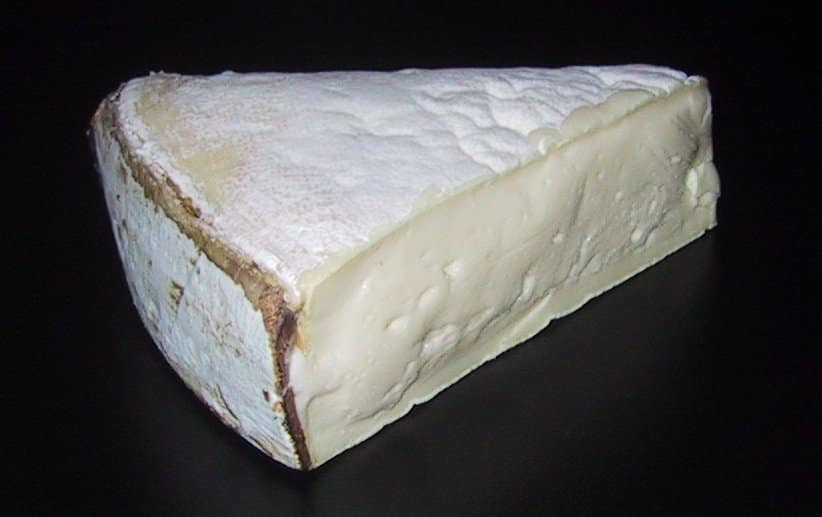 Une part de Vacherin du Haut-Doubs, ou Mont d'Or