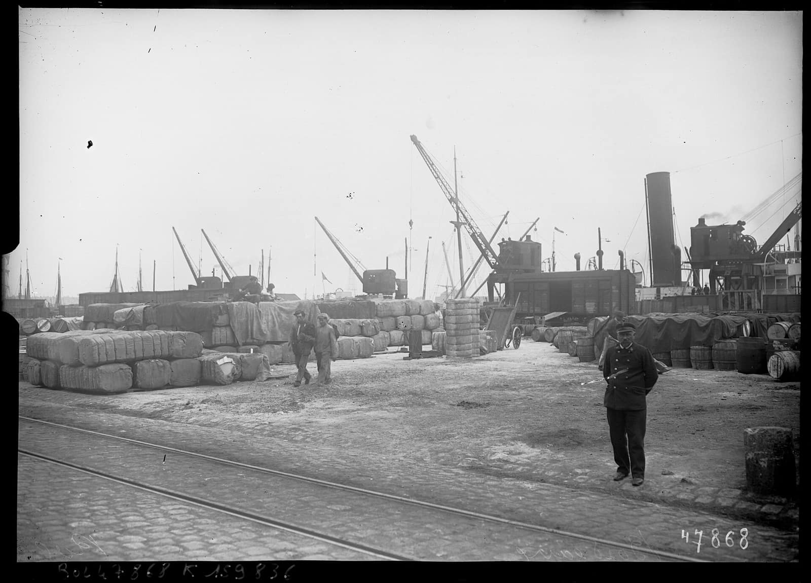 La foire de Bordeaux sur les quais en 1916