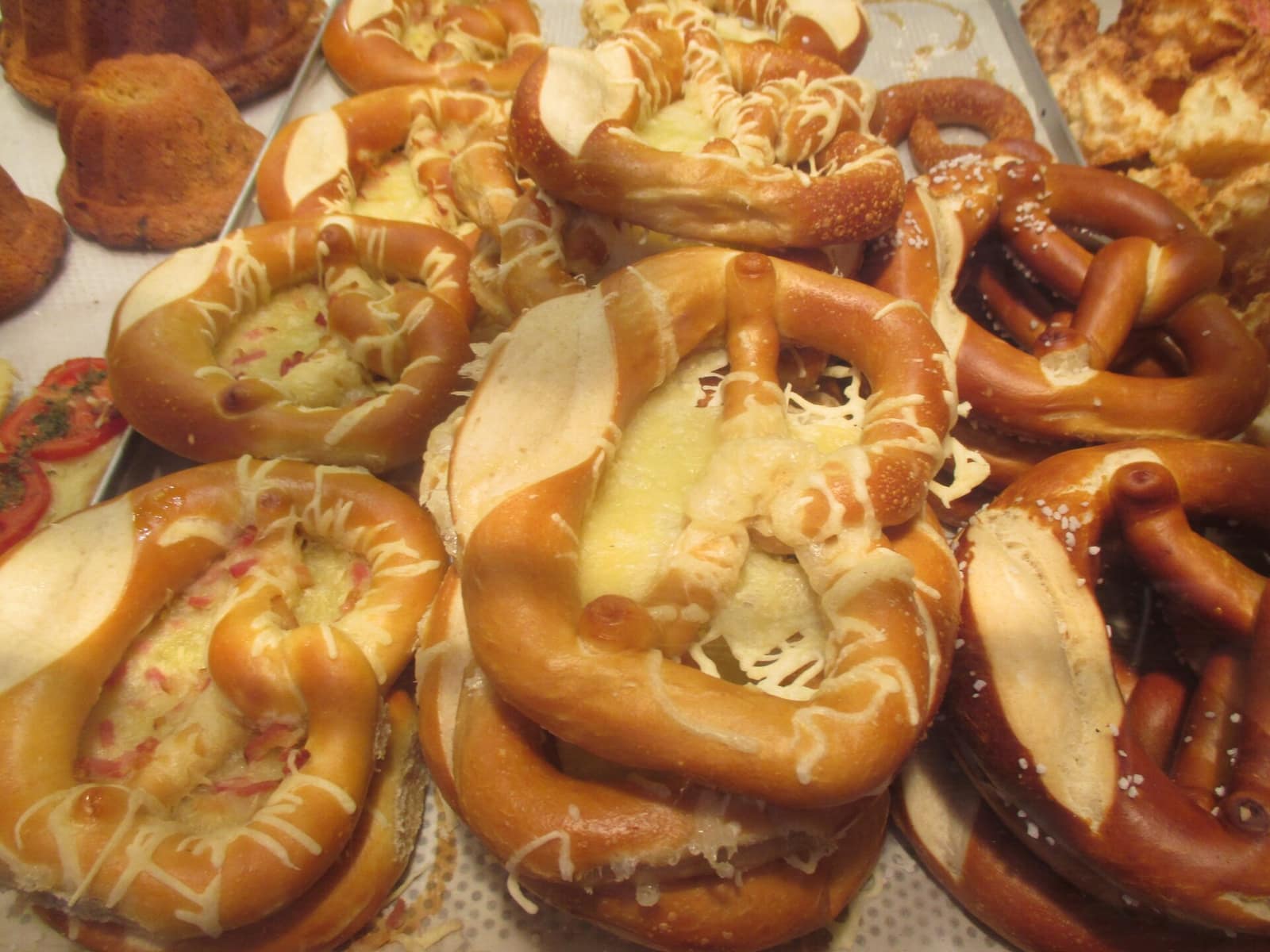 Des bretzels au marché de Noël de Kaysersberg