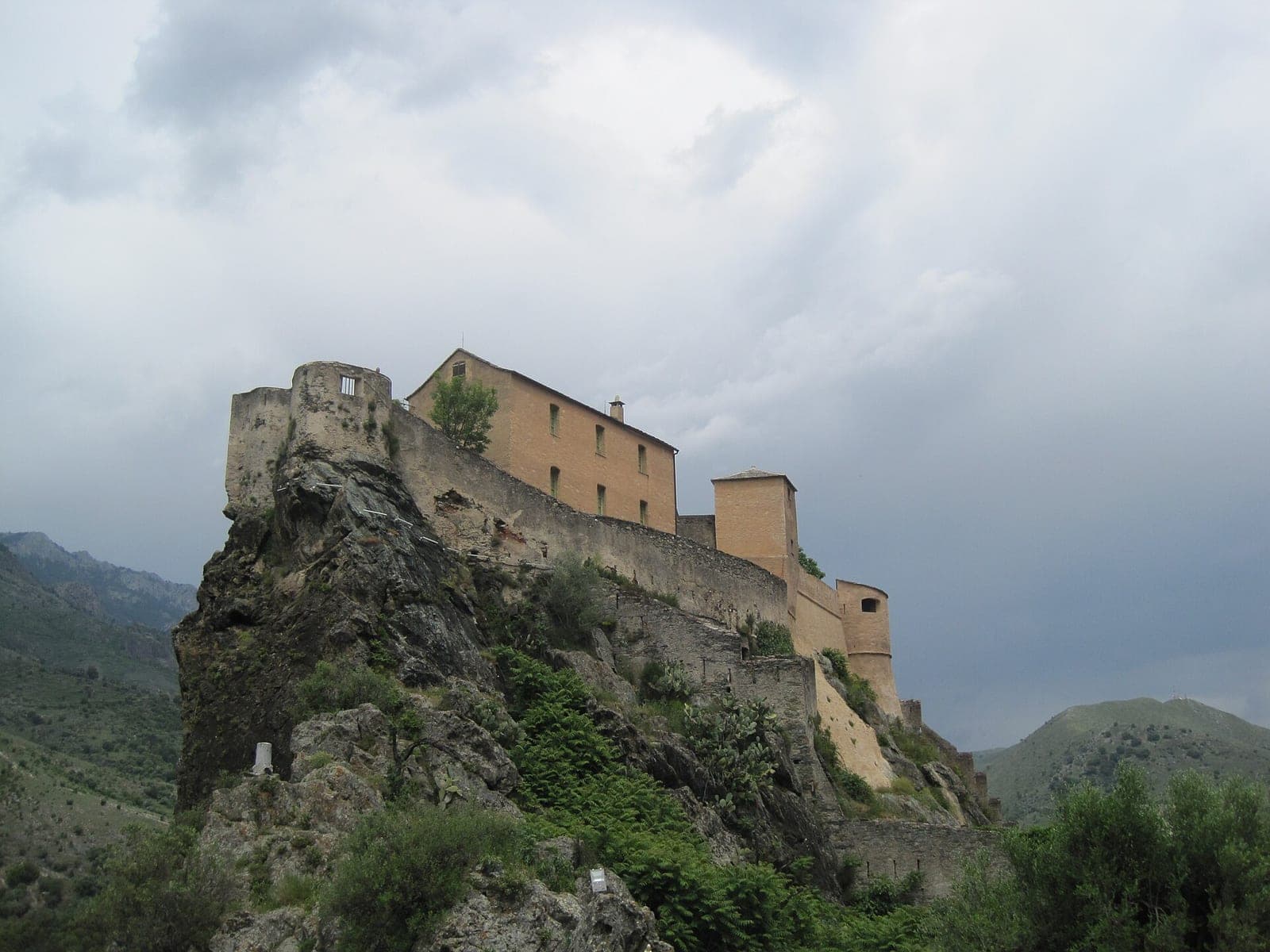 La citadelle de Corte sur son rocher