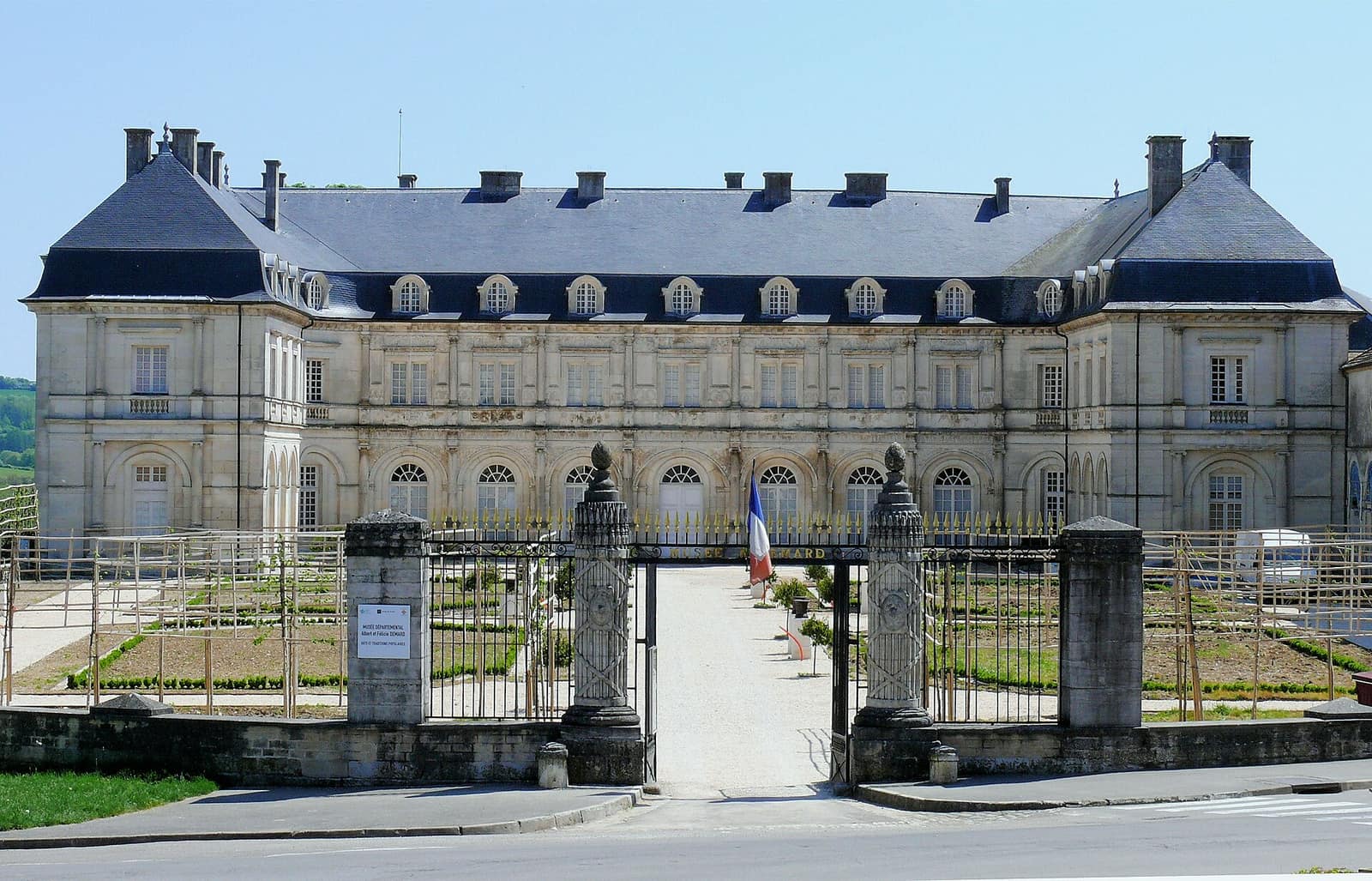 Le château de Champlitte, qui abrite le musée départemental