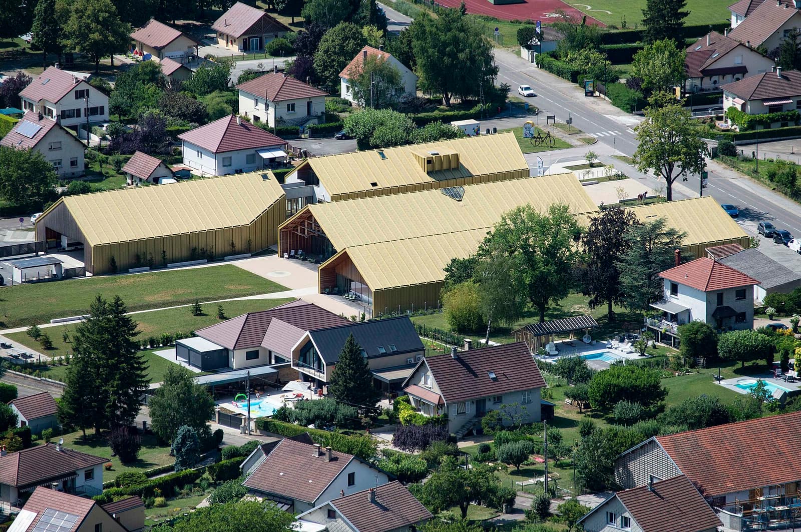 La Maison du Comté vue depuis le belvédère de la Croix du Dan, à Poligny